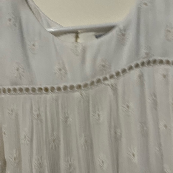 Daniel Rainn Crochet Top - Picture 3 of 6